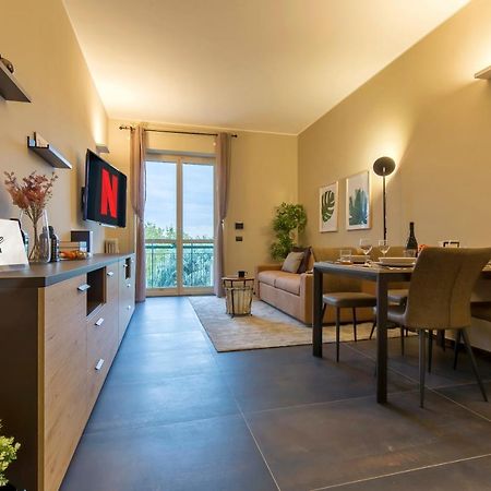 Modern & Bright 2 Bedroom Flat 50M From M4 Stop Милано Екстериор снимка