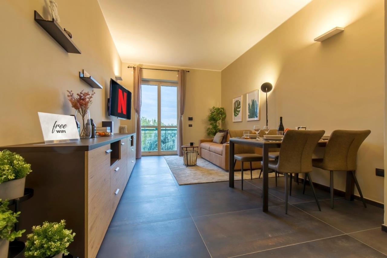 Modern & Bright 2 Bedroom Flat 50M From M4 Stop Милано Екстериор снимка