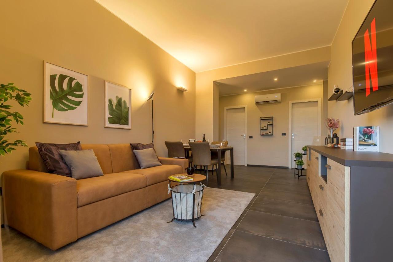 Modern & Bright 2 Bedroom Flat 50M From M4 Stop Милано Екстериор снимка